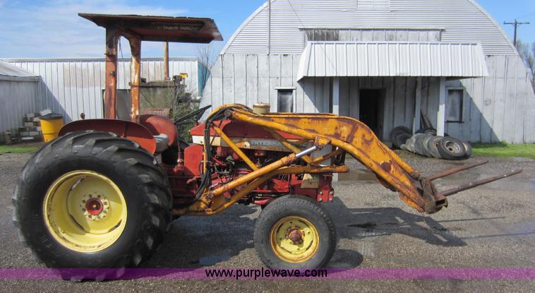 image for item C5390 International 504 tractor