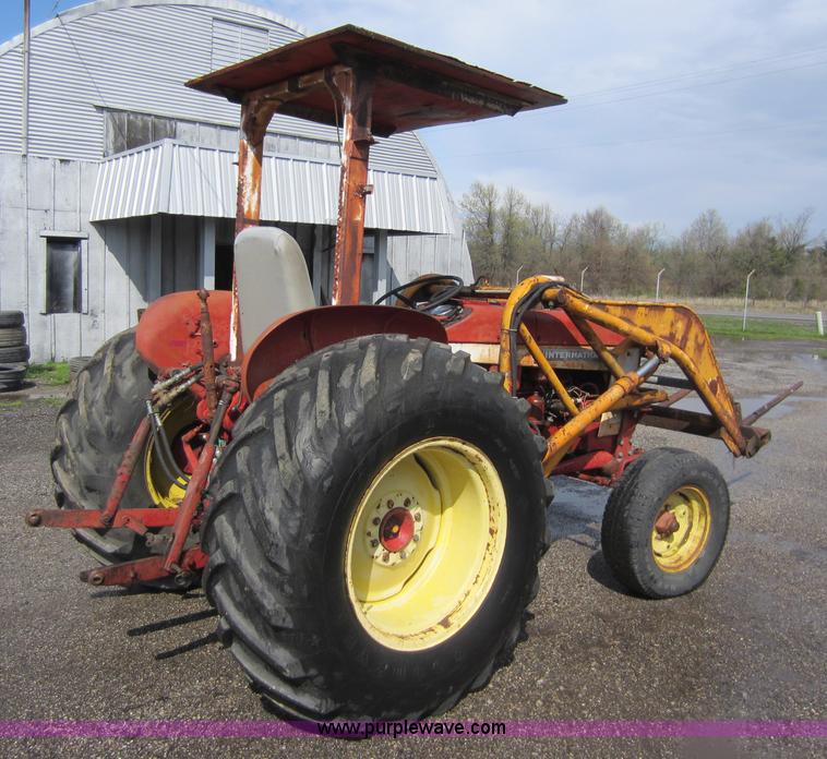 image for item C5390 International 504 tractor