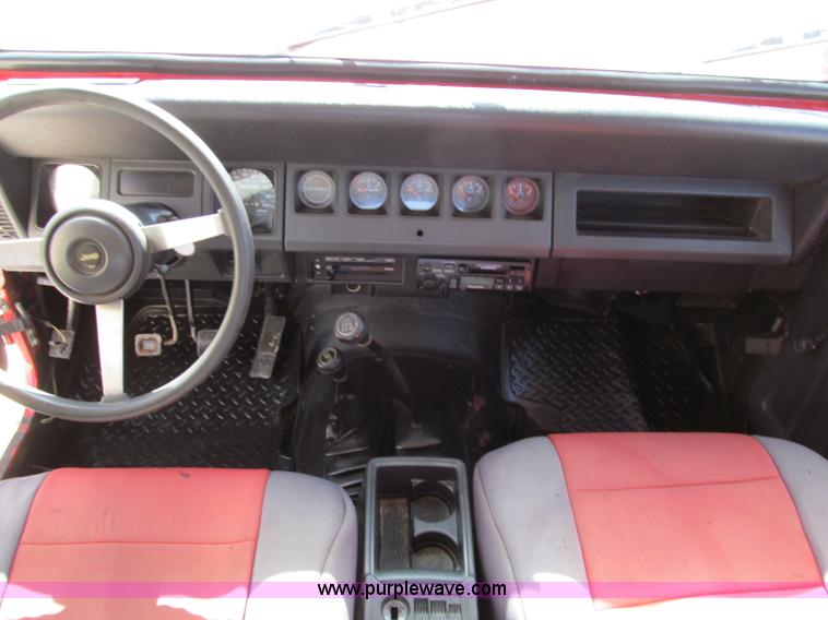 image for item D3061 1995 Jeep Wrangler hard top SUV