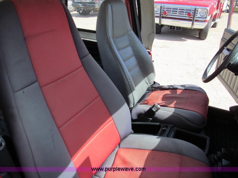 image for item D3061 1995 Jeep Wrangler hard top SUV