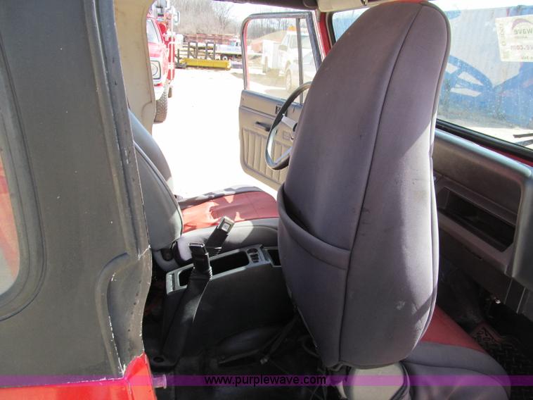 image for item D3061 1995 Jeep Wrangler hard top SUV