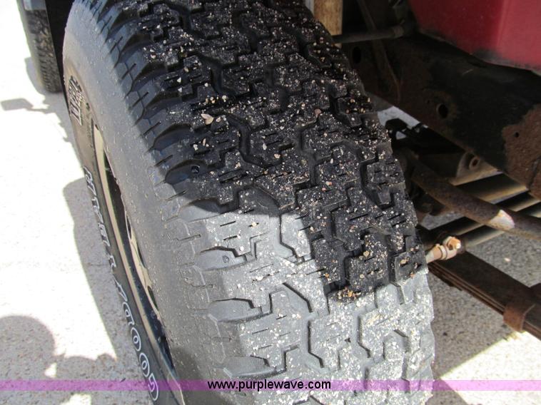 image for item D3061 1995 Jeep Wrangler hard top SUV