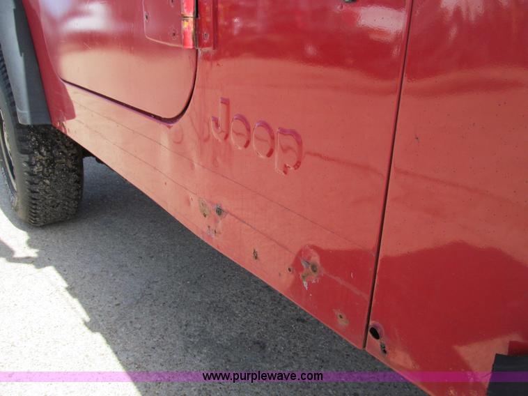 image for item D3061 1995 Jeep Wrangler hard top SUV