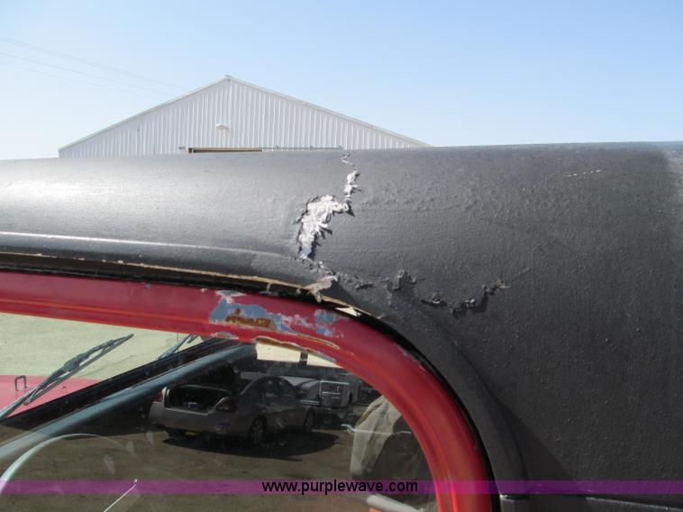 image for item D3061 1995 Jeep Wrangler hard top SUV