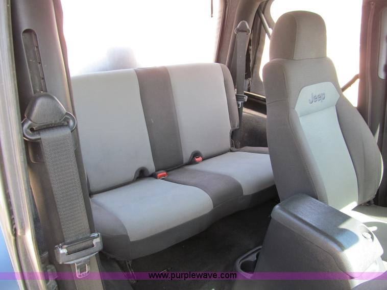 image for item D3072 2005 Jeep Wrangler X soft top SUV