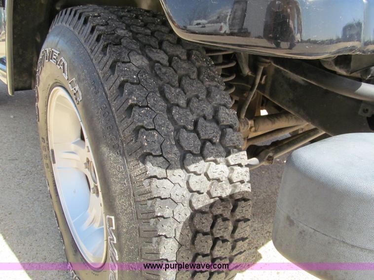 image for item D3072 2005 Jeep Wrangler X soft top SUV