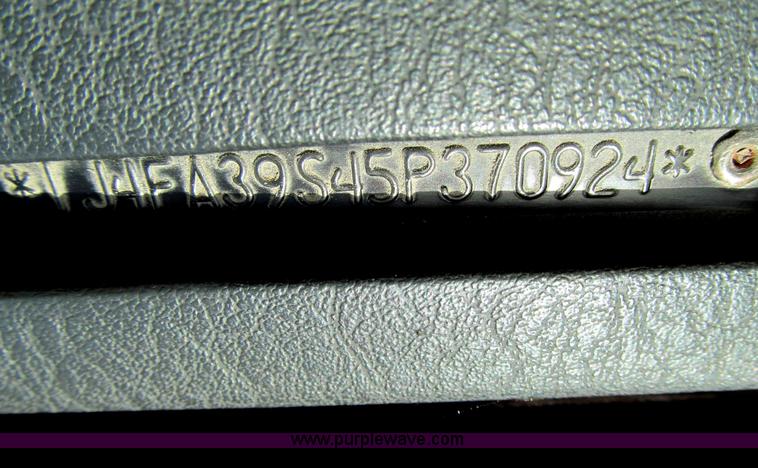 image for item D3072 2005 Jeep Wrangler X soft top SUV