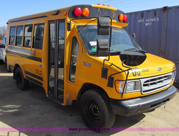 image for item D3083 1999 Ford E350 Super Duty school bus