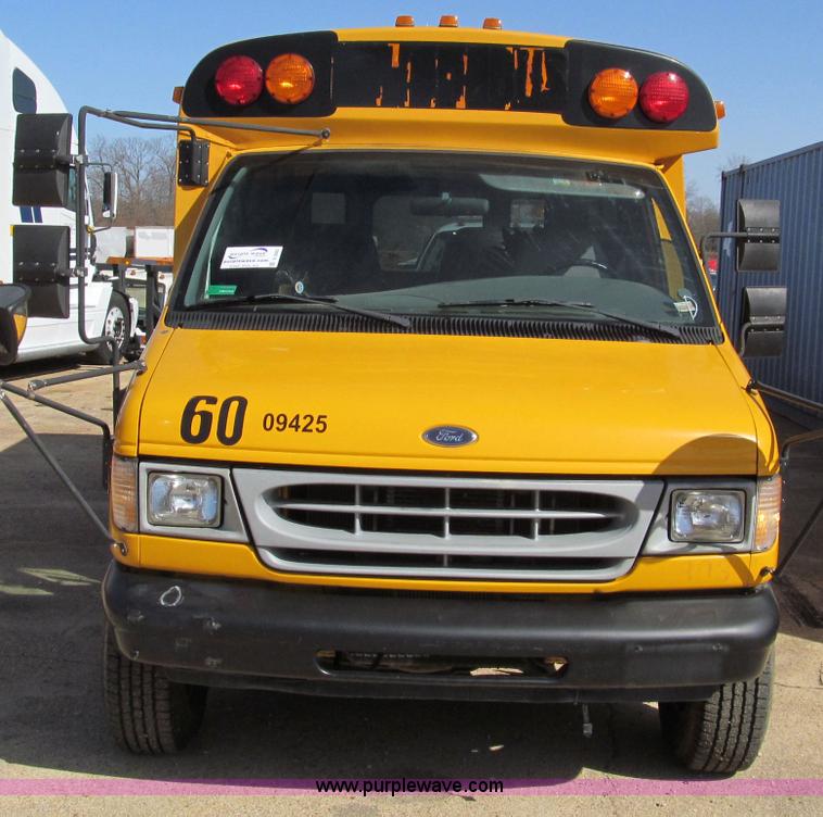 image for item D3083 1999 Ford E350 Super Duty school bus