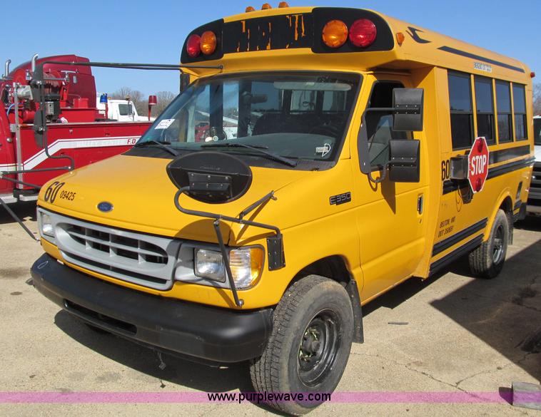 image for item D3083 1999 Ford E350 Super Duty school bus
