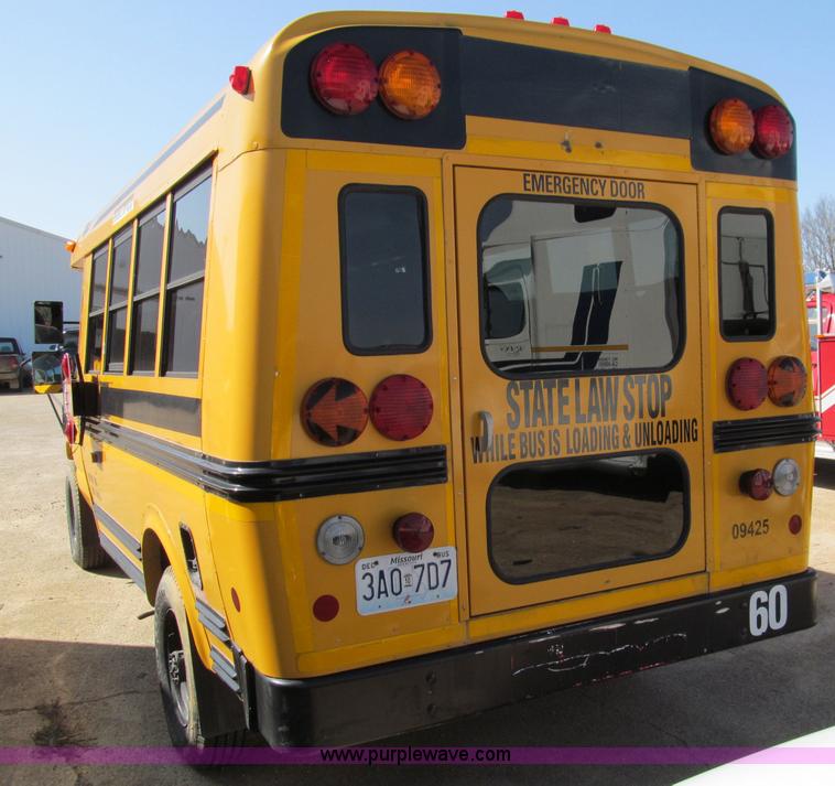 image for item D3083 1999 Ford E350 Super Duty school bus