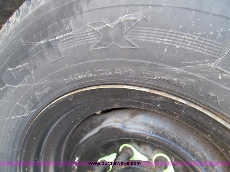 image for item D3083 1999 Ford E350 Super Duty school bus