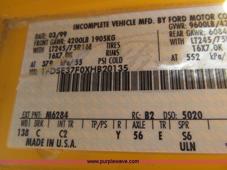 image for item D3083 1999 Ford E350 Super Duty school bus