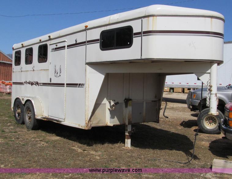 image for item D3097 1998 Titan gooseneck horse trailer