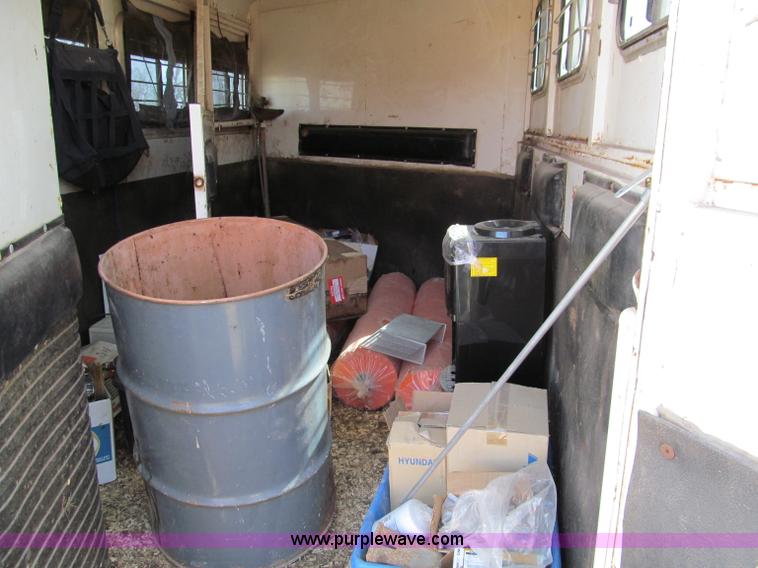 image for item D3097 1998 Titan gooseneck horse trailer