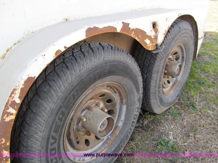 image for item D3097 1998 Titan gooseneck horse trailer