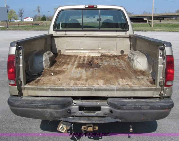 image for item D3103 2001 Ford F250 Super Duty crew cab pickup truck