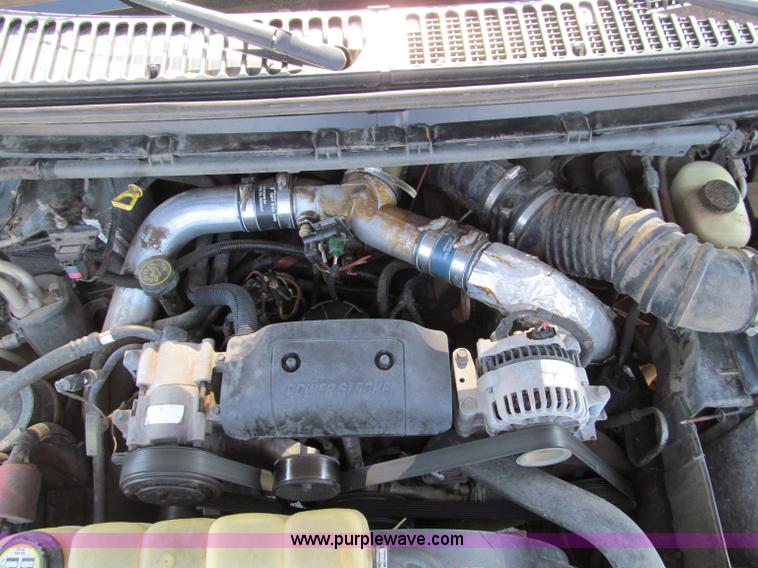 image for item D3103 2001 Ford F250 Super Duty crew cab pickup truck