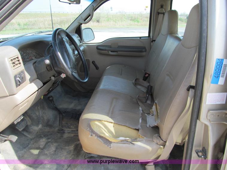 image for item D3103 2001 Ford F250 Super Duty crew cab pickup truck