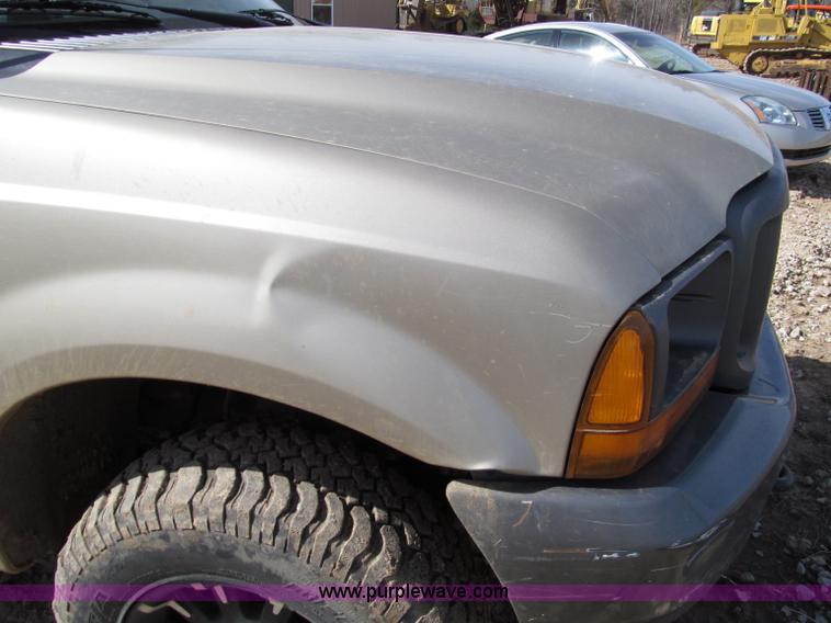 image for item D3103 2001 Ford F250 Super Duty crew cab pickup truck