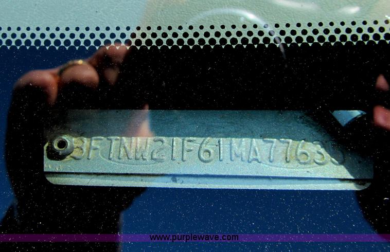 image for item D3103 2001 Ford F250 Super Duty crew cab pickup truck