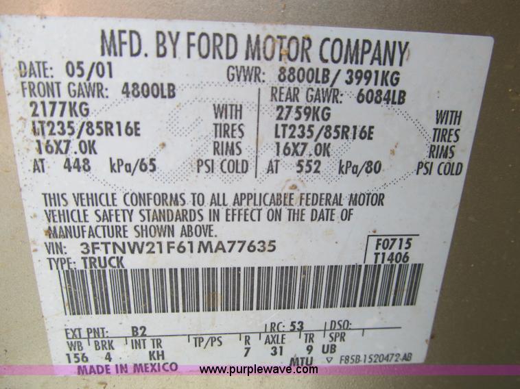 image for item D3103 2001 Ford F250 Super Duty crew cab pickup truck