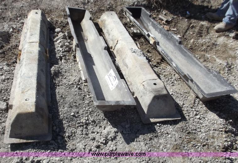 image for item D3529 (4) fiberglass parking curb stop forms
