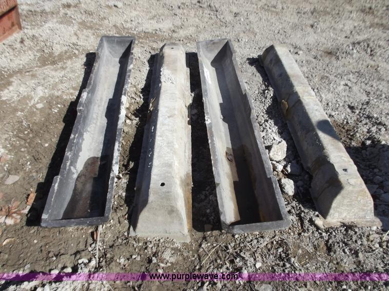 image for item D3529 (4) fiberglass parking curb stop forms