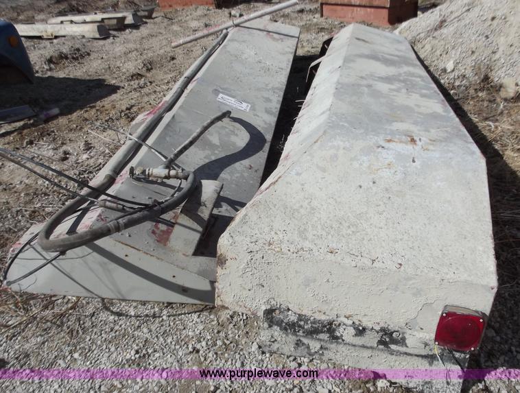 image for item D3530 Mack mixer truck fenders