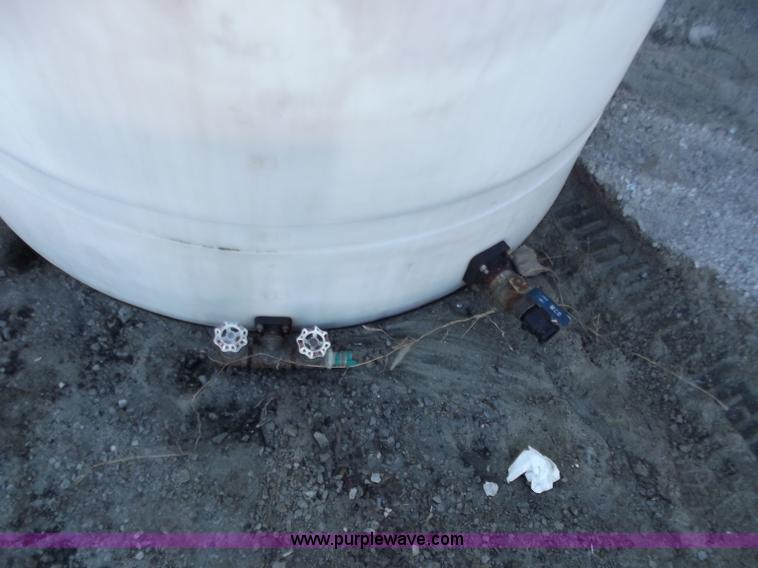 image for item D3531 1,000 gallon plastic water tank