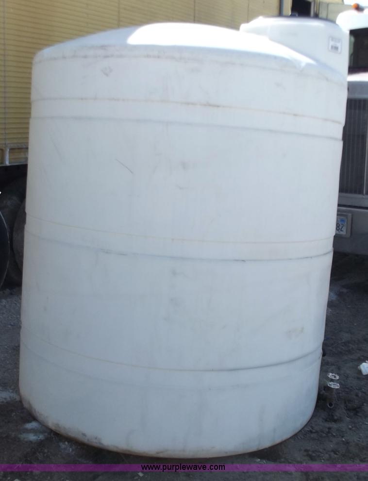 image for item D3531 1,000 gallon plastic water tank