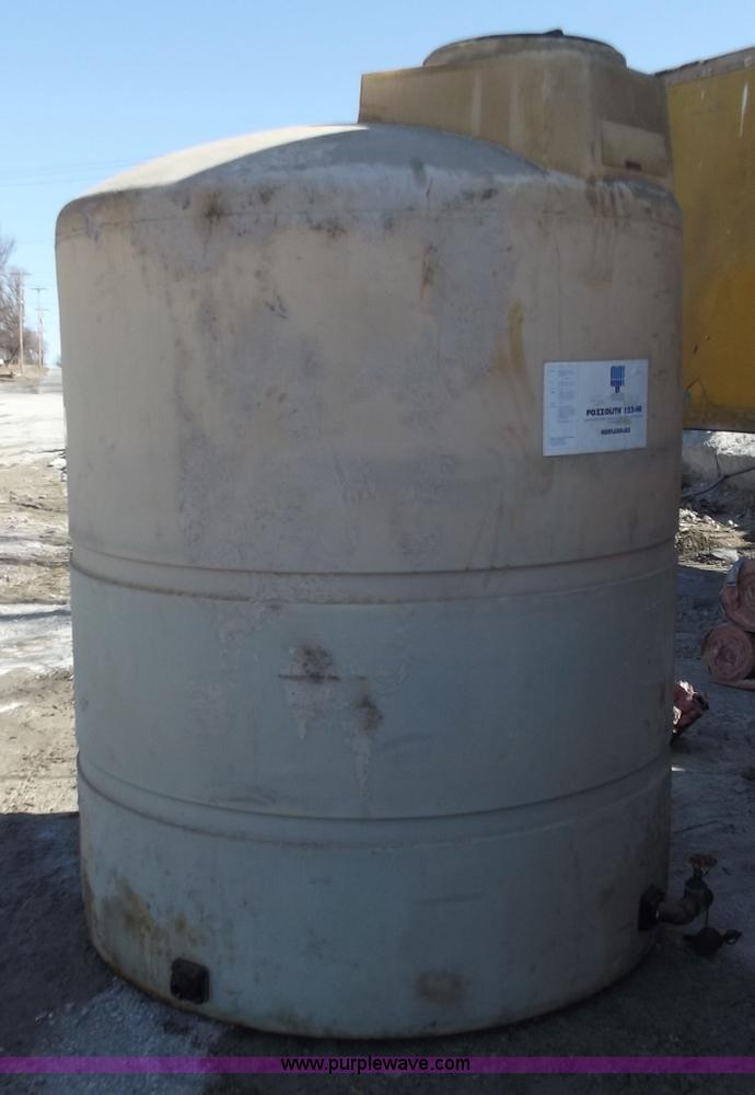 image for item D3532 1,050 gallon plastic water tank