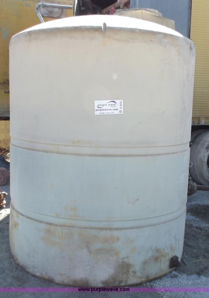 image for item D3532 1,050 gallon plastic water tank