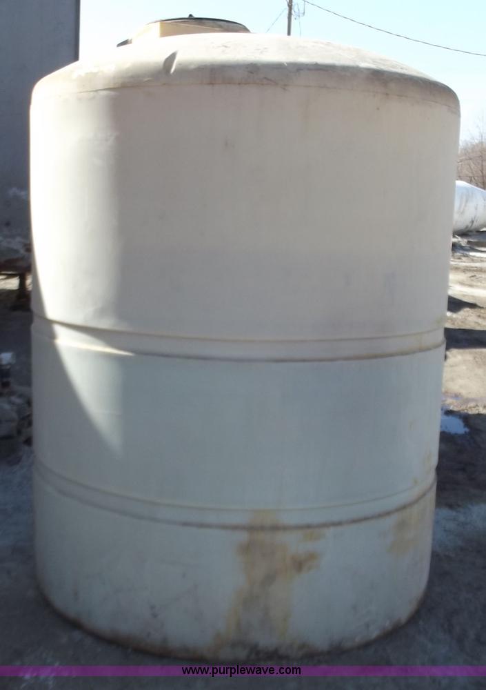 image for item D3532 1,050 gallon plastic water tank