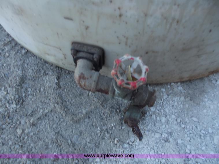 image for item D3532 1,050 gallon plastic water tank