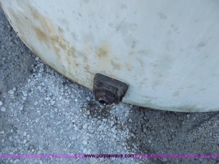 image for item D3532 1,050 gallon plastic water tank