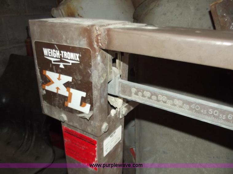 image for item D3540 Tronix XL weight scale on casters