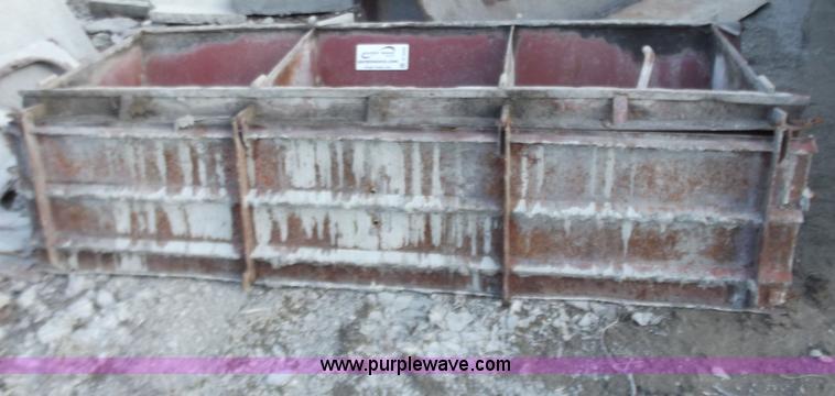 image for item D3558 8' feed bunk form