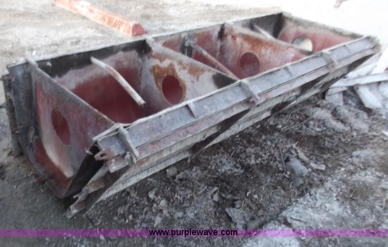 image for item D3558 8' feed bunk form