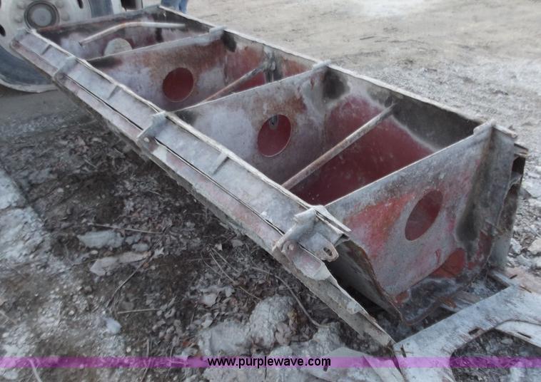 image for item D3559 8' feed bunk form