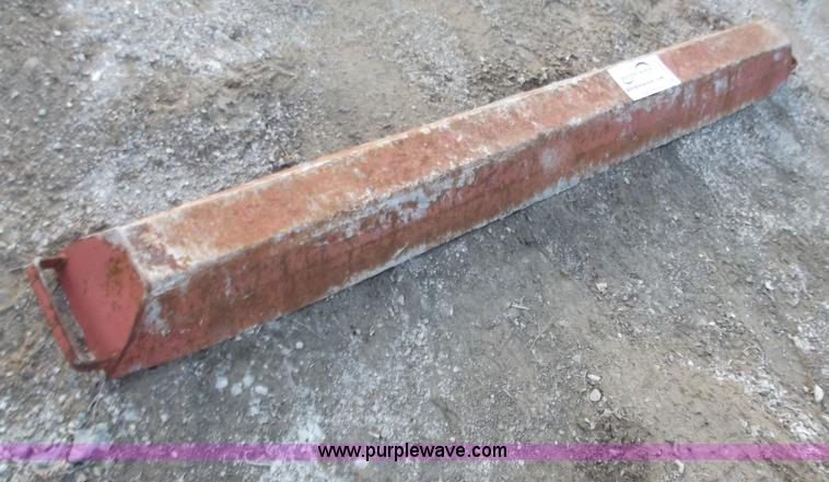 image for item D3561 Steel parking curb form