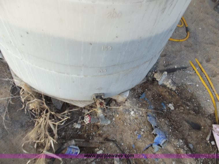 image for item D3564 500 gallon plastic water tank