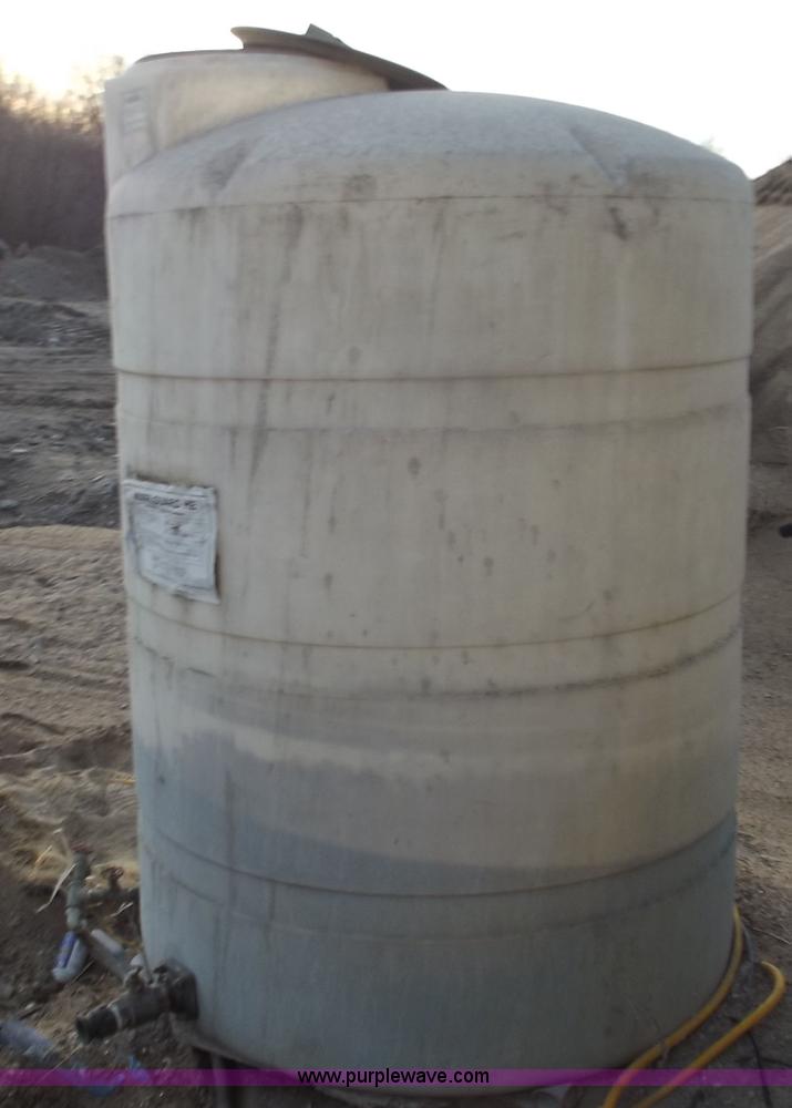 image for item D3564 500 gallon plastic water tank