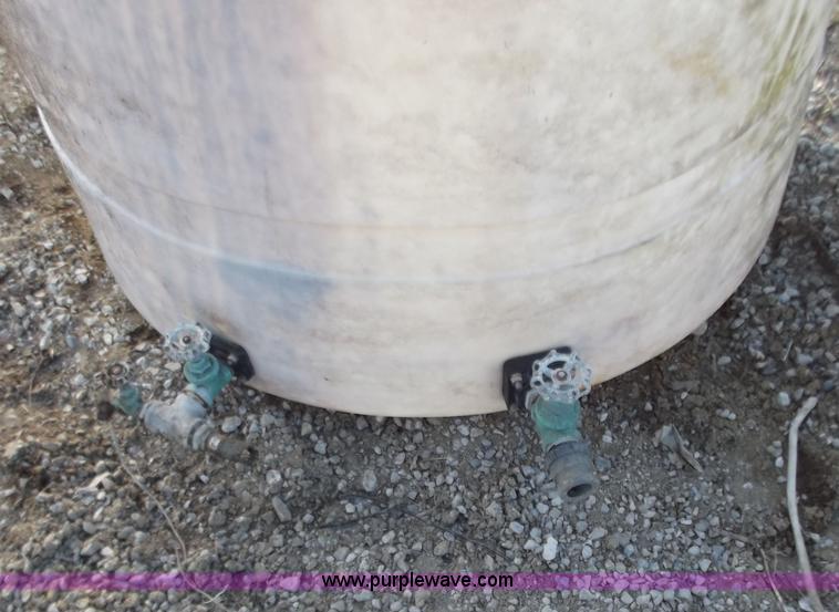 image for item D3565 500 gallon plastic water tank