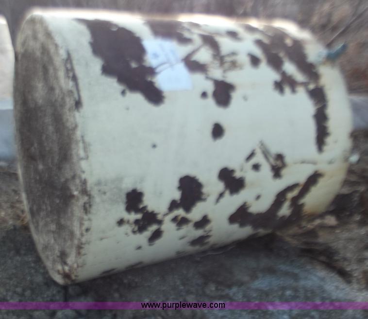 image for item D3566 Approx 800 gallon steel water tank