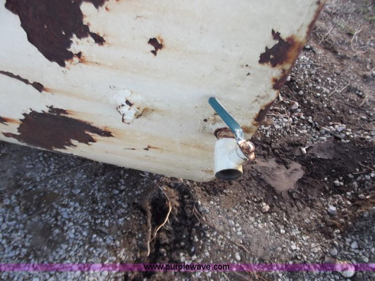 image for item D3566 Approx 800 gallon steel water tank