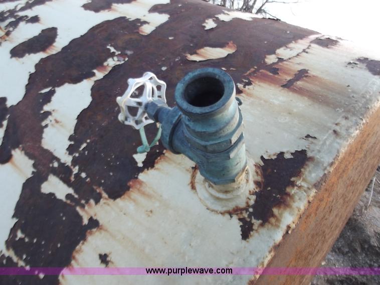 image for item D3566 Approx 800 gallon steel water tank