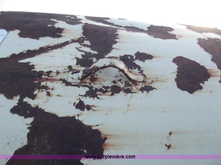 image for item D3566 Approx 800 gallon steel water tank