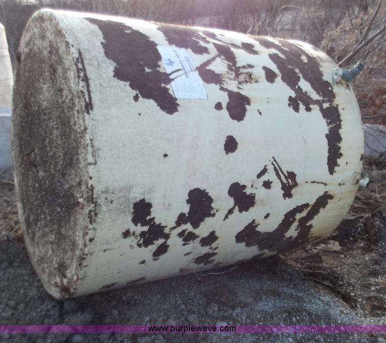 image for item D3566 Approx 800 gallon steel water tank