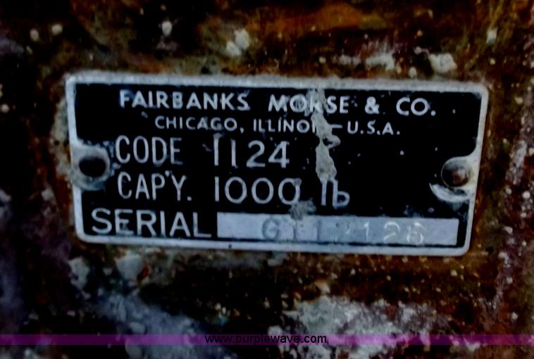 image for item D3568 1,000lbs counter weight scale